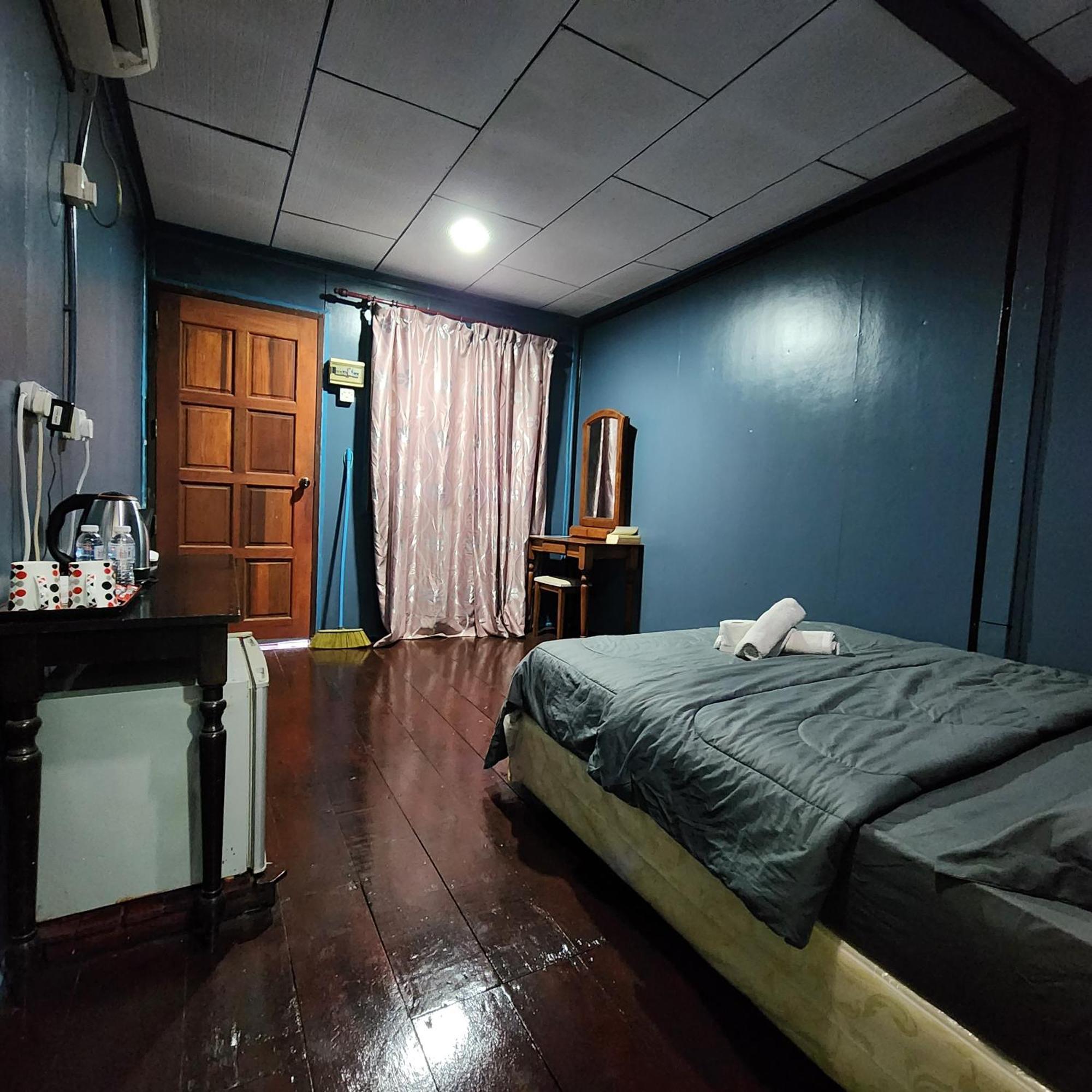 刁曼佩买小木屋 Kampong Juara 外观 照片